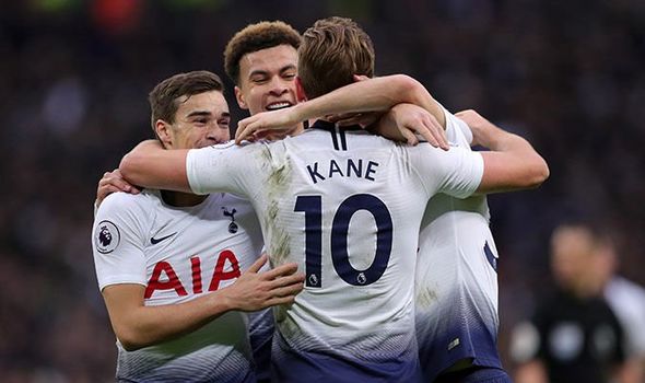 \"Тоттенхэм\" на классе разобрался с \"Кардиффом\"