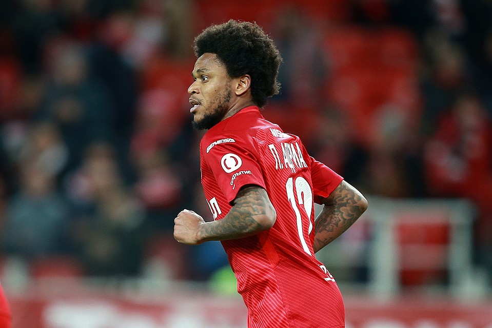 Луис Адриано дисквалифицирован на три еврокубковых матча