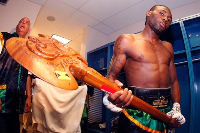 Уолтерс готов выйти на ринг против Ломаченко