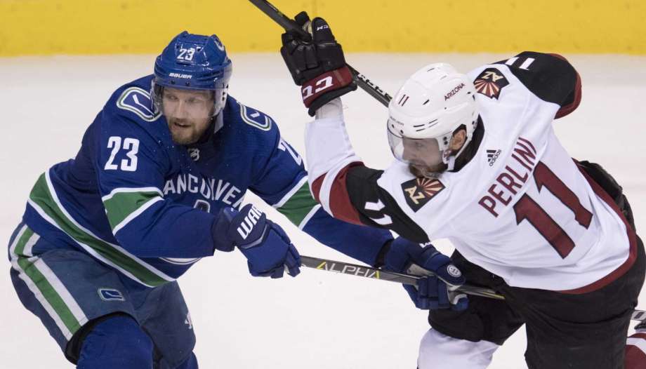 \"Аризоны Койотс\" вырвали победу у \"Ванкувер Кэнакс\"