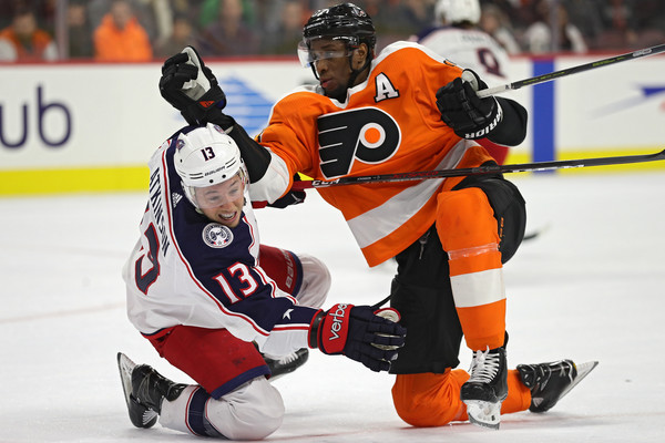 \"Коламбус Блю Джекетс\" в результативном матче разгромили \"Филадельфию Флайерз\"