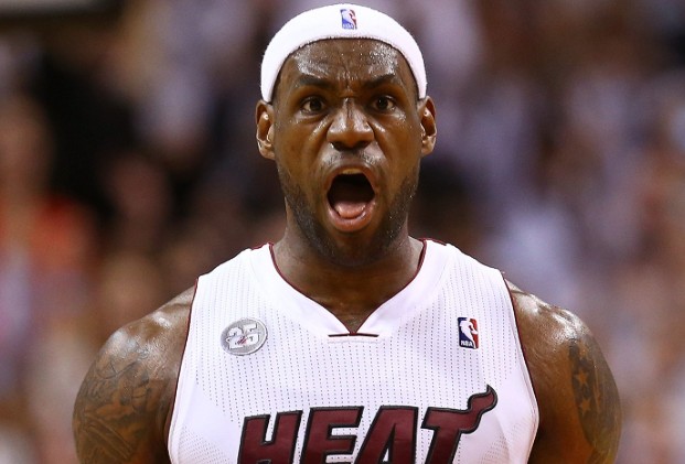 Леброн выводит \"Хит\" вперед в серии с \"Индианой\"