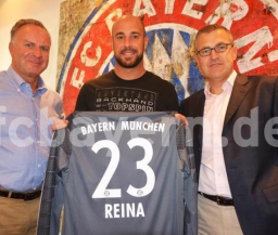 Официально: Рейна подписал трехлетний контракт с "Баварией"