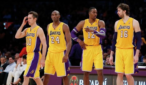 НБА. Черная полоса \"Лейкерс\" продолжается