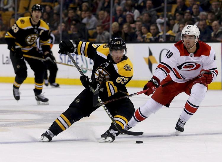 \"Бостон Брюинз\" уничтожил \"Каролину\"