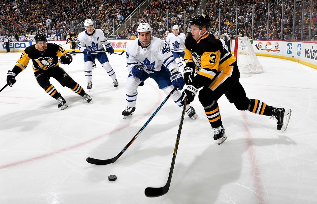 \"Питтсбург\" отпраздновал победу над \"Торонто\"