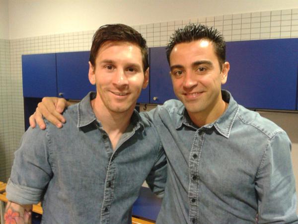 Месси поздравил Хави с 500-м матчем в футболке \"Барсы\"