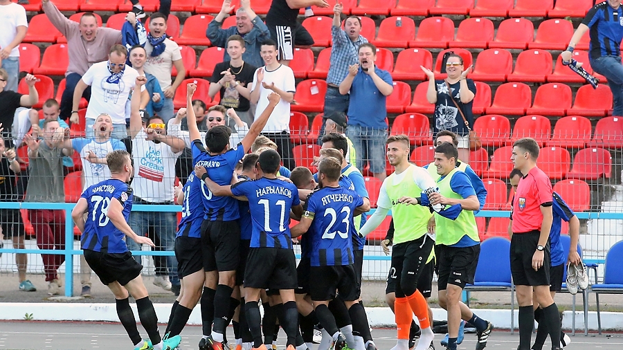 \"Урал\" разгромно уступил \"Шиннику\" в Кубке России