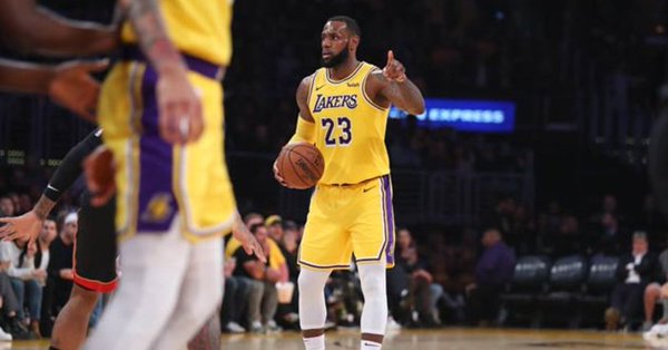 \"Лейкерс\" переиграли \"Майами\"