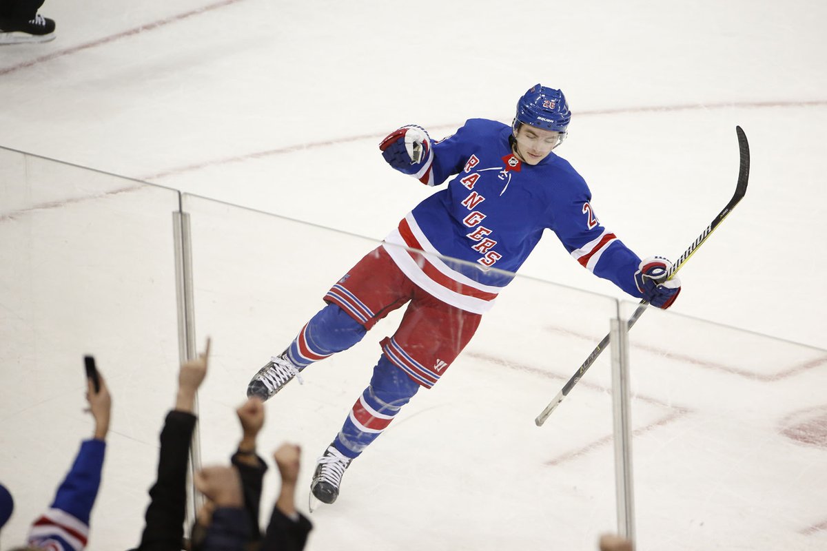 \"Рейнджерс\" по буллитам переиграли \"Ванкувер\"