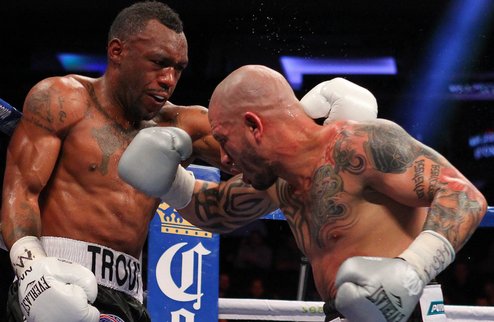 Траут нанес поражение Котто