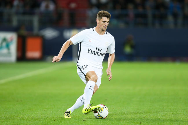 Месси хочет, чтобы руководство \"Барселоны\" купило Меьне