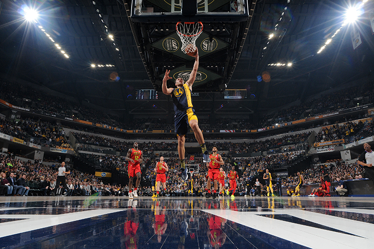 \"Индиана Пэйсерс\" не испытали проблем с \"Атлантой Хоукс\"