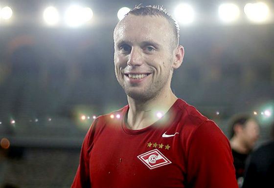 \"Спартак\" продлил соглашение с Глушаковым