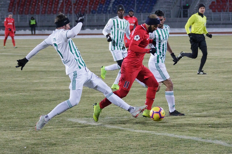 \"Енисей\" и \"Ахмат\" сыграли в минимальную ничью