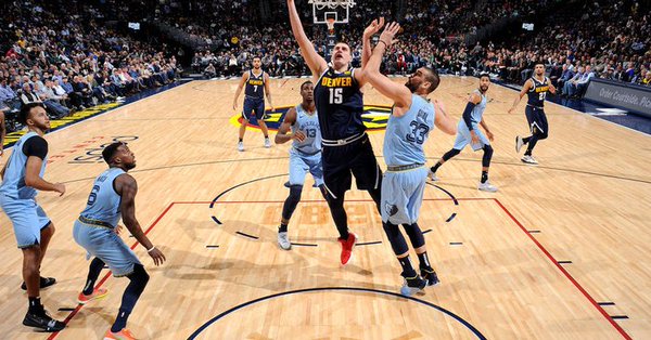 \"Денвер\" выиграл у \"Мемфиса\"