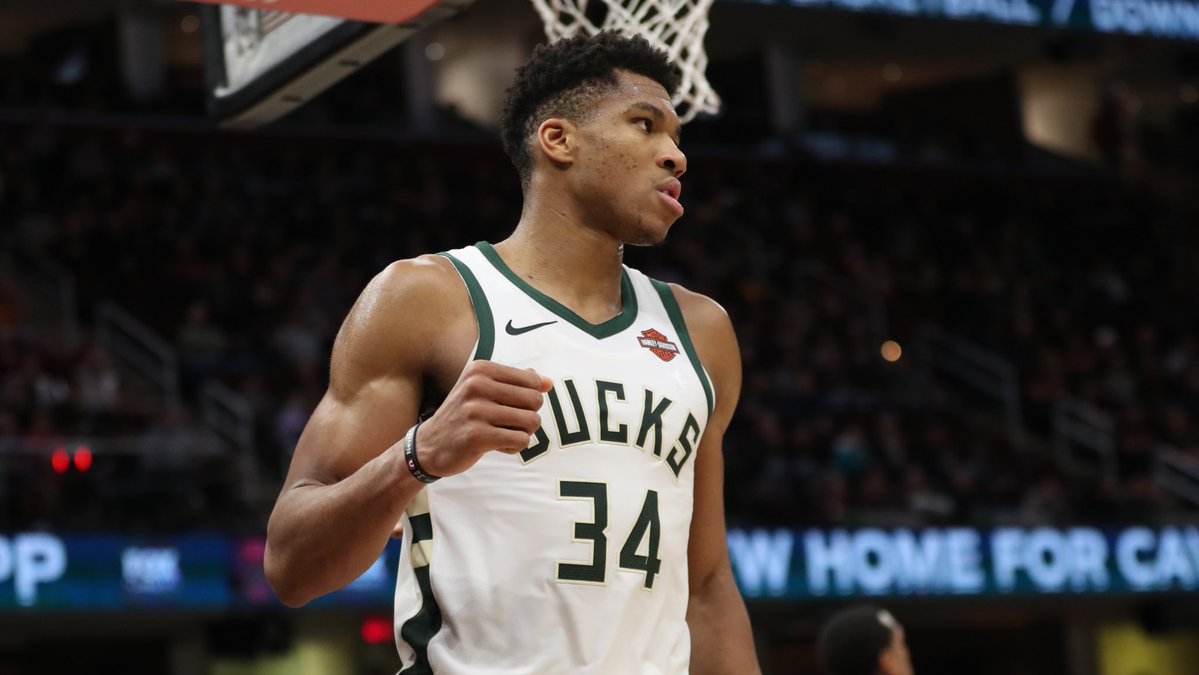 \"Кливленд\" потерпел поражение от \"Милуоки\"