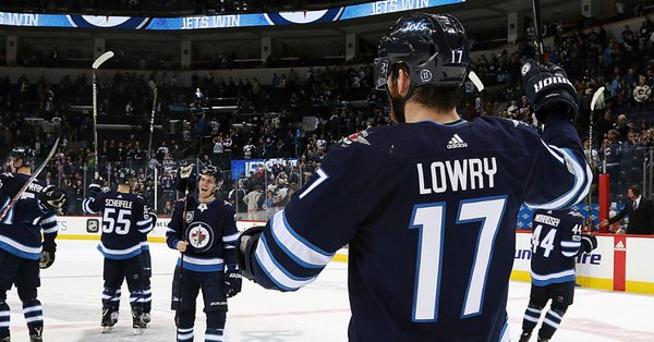 \"Виннипег\" разгромил \"Аризону\"