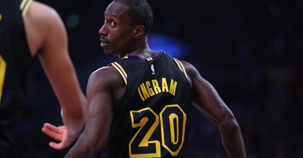 \"Хьюстон\" взял верх над \"Лейкерс\"