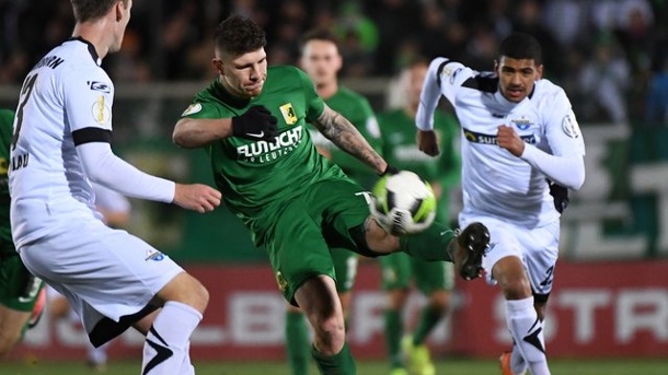 \"Падерборн\" разгромил \"Хеми Лейпциг\" в Кубке Германии