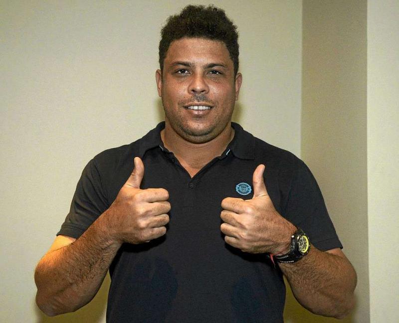 Роналдо: отдал бы \"Золотой мяч\" Роналду