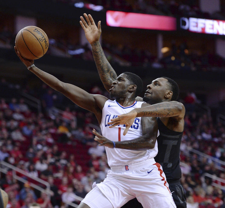 \"Лос-Анджелес Клипперс\" комфортно переигрывают \"Хьюстон\"