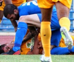 В чемпионате Кипра футболист спас жизнь сопернику