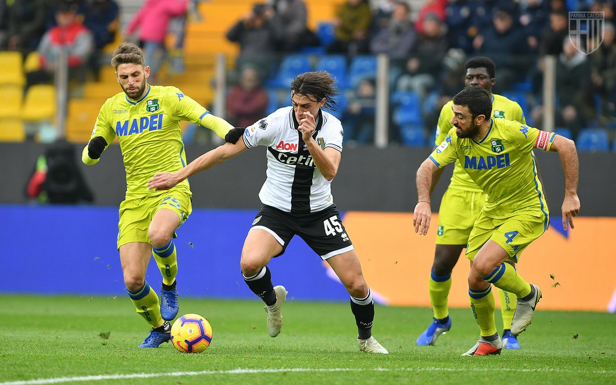 \"Парма\" набрала три очка в игре с \"Сассуоло\"