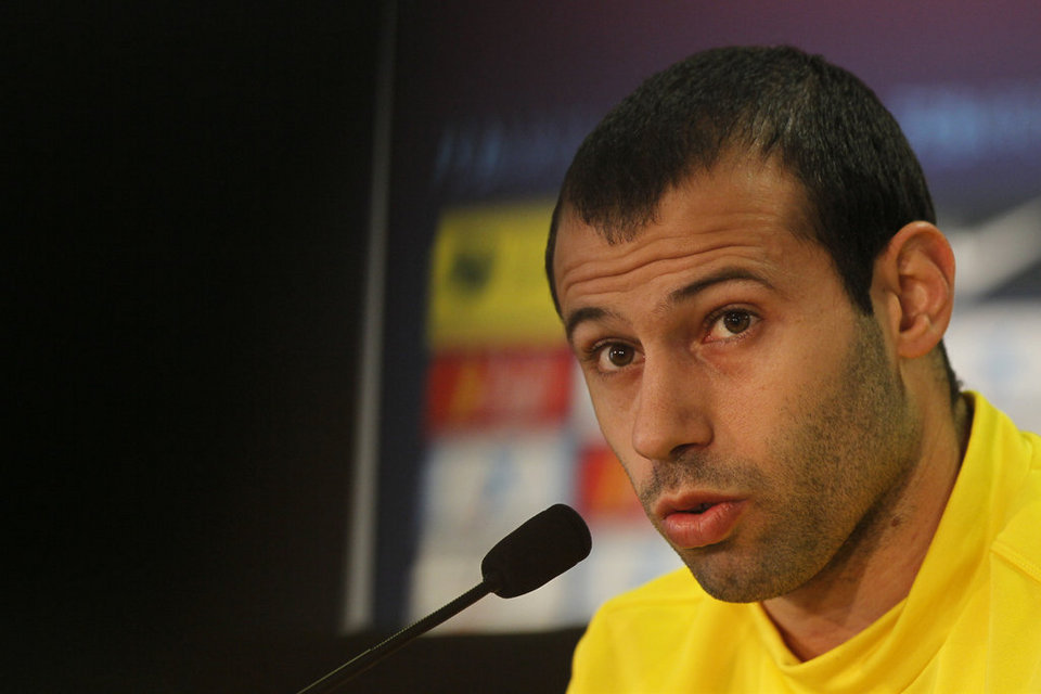 Маскерано отказал Бенитесу по телефону