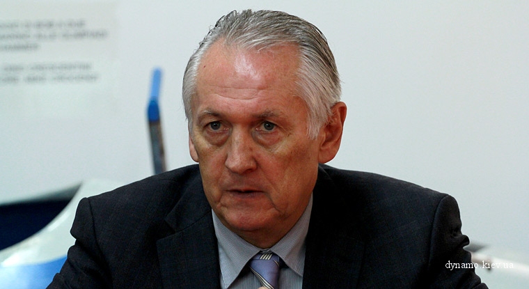 Фоменко еще на два года останется у руля сборной Украины