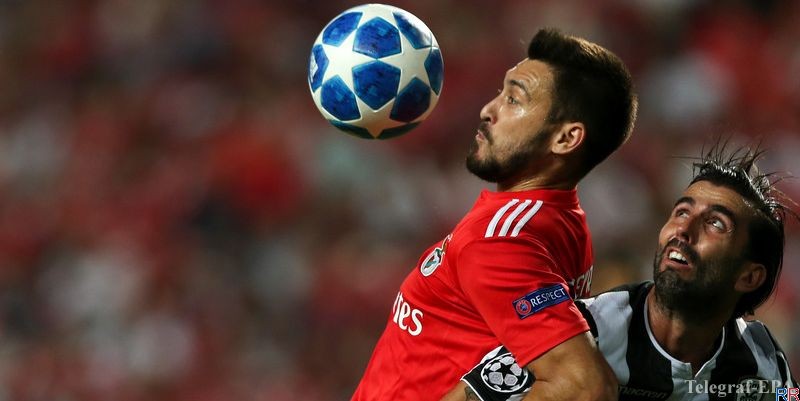 \"Бенфика\" разгромно обыграла ПАОК