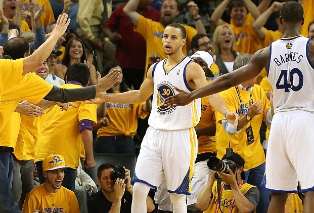 НБА. \"Голден Стэйт\" проявил характер и победил \"Сан-Антонио\" дома