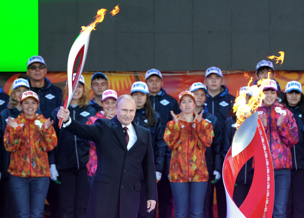 Олимпийский огонь погас во время эстафеты в столице России