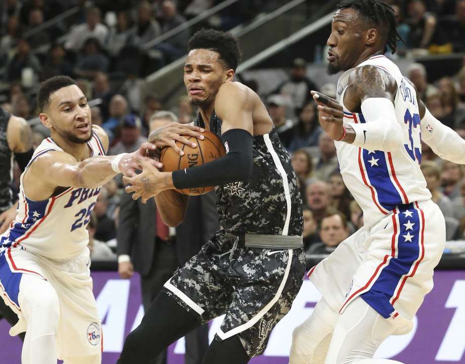\"Сан-Антонио Спёрс\" проиграла в домашнем матче против \"Филадельфии Сиксерс\"