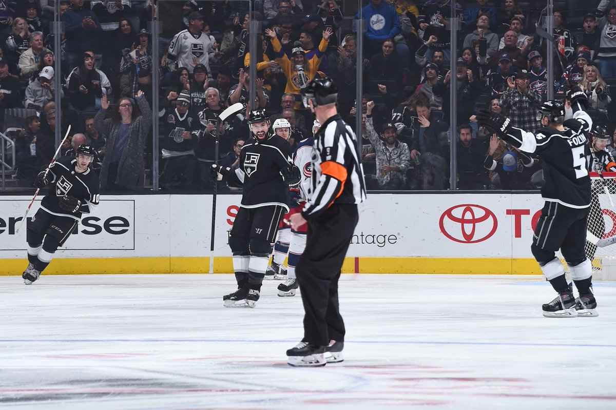 \"Коламбус\" крупно проиграл \"Лос-Анджелесу\"