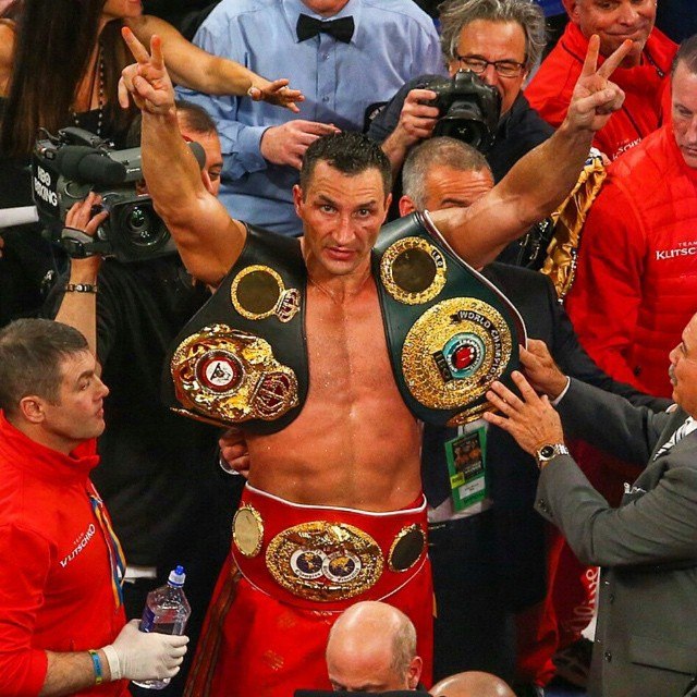 Кличко защитил чемпионские пояса от посягательств Дженнингса