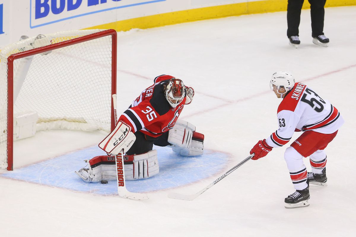 \"Нью-Джерси Дэвилз\" разгромили \"Каролину Харрикейнз\"