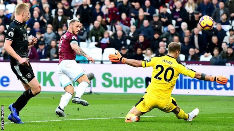 \"Вест Хэм\" в результативном матче обыгрывает \"Бернли\"