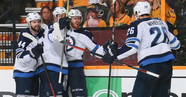 \"Виннипег\" уверенно разобрался с \"Нэшвиллом\"