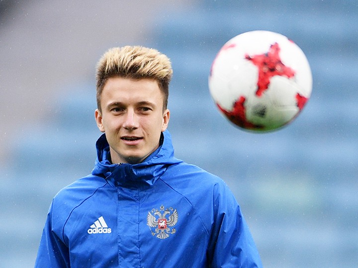 \"Барселона\" может побороться за Головина