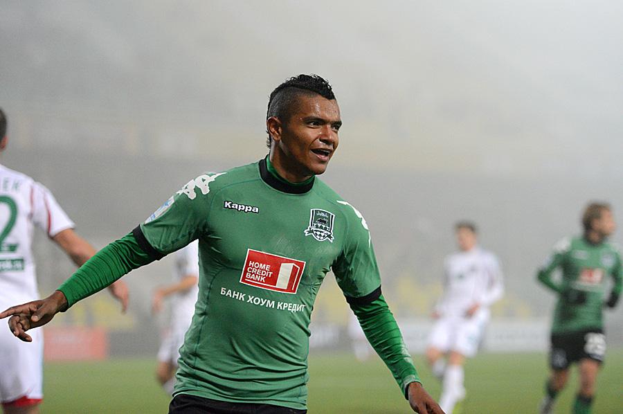 Гол Вандерсона решил исход матча \"Краснодар\" - \"Амкар\" 