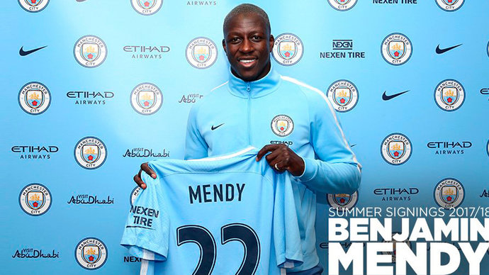 Менди доволен переходом в \"Ман Сити\"