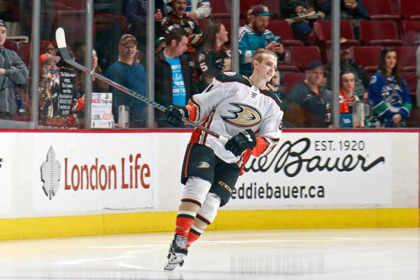 \"Ванкувер Кэнакс\" крупно обыграли \"Анахайм Дакс\" 