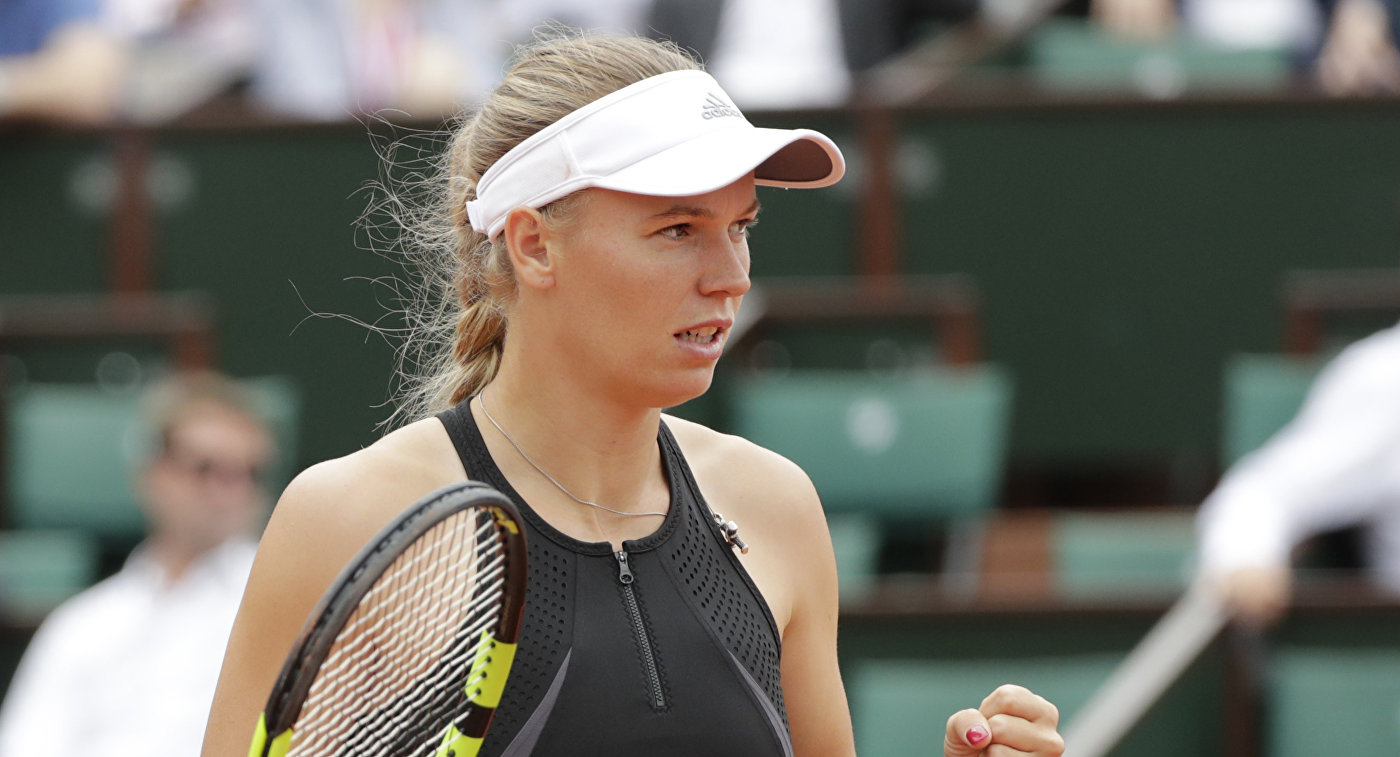 Возняцки завоевала титул в Истбурне