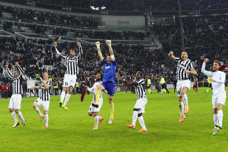 \"Юве\" камня на камне не оставил от \"Ромы\"