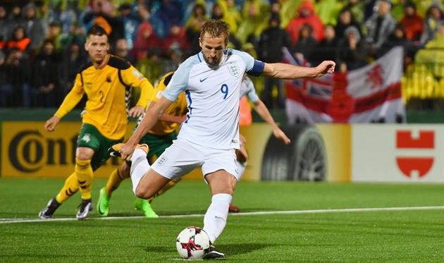 Англия минимально побеждает Литву