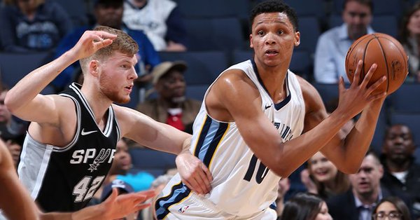 \"Мемфис\" разгромно проиграл \"Сан-Антонио\"