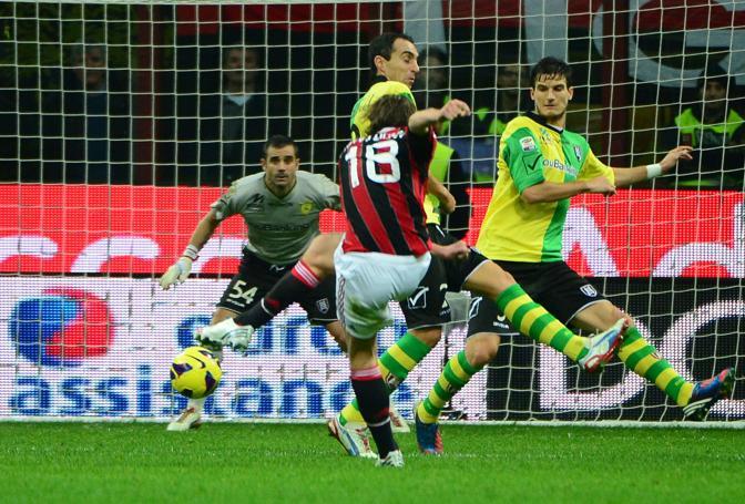 \"Милан\" увозит 3 очка из Вероны