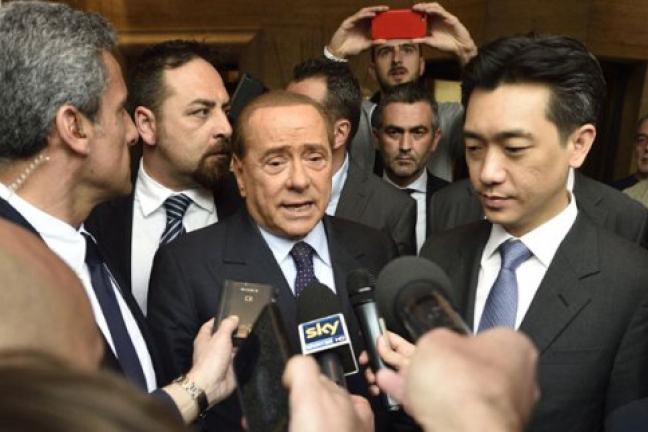 Берлускони продал 48% акций 