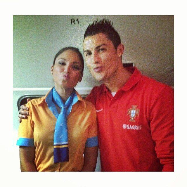 Роналду \"позажигал\" со стюардессой